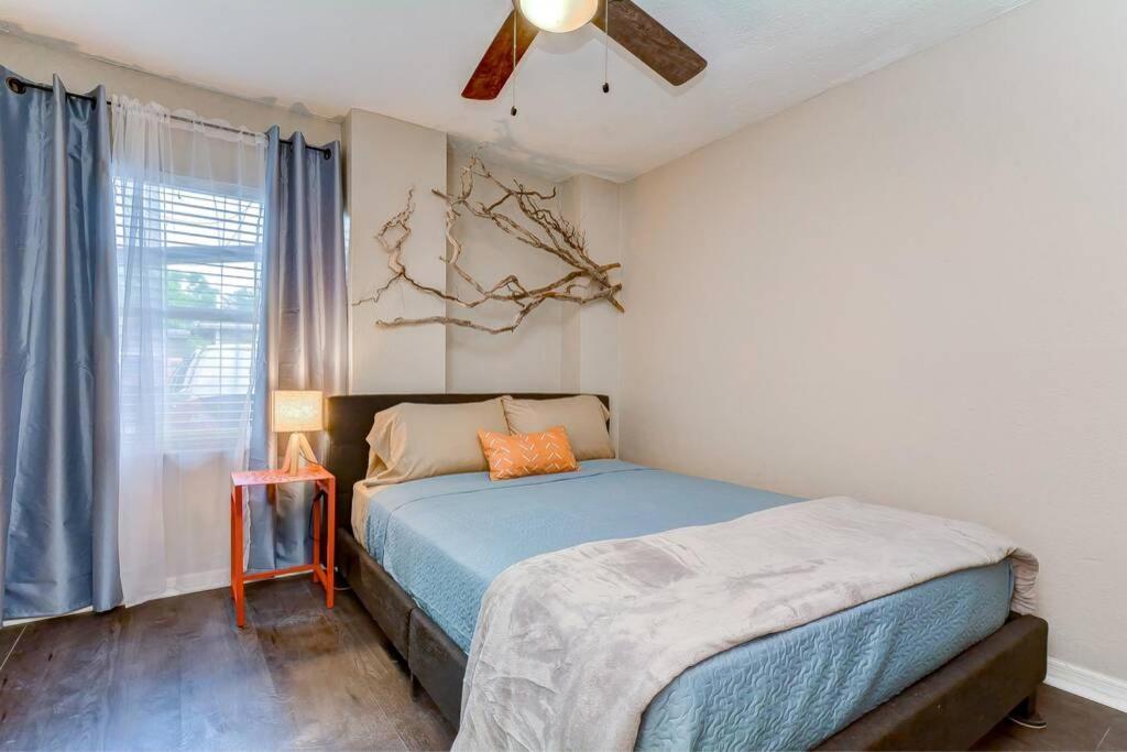 Driftwood Castle Urban Oasis With Firepit Near Convention Center And Amalie Arena, Room For 6 Tampa Eksteriør bilde